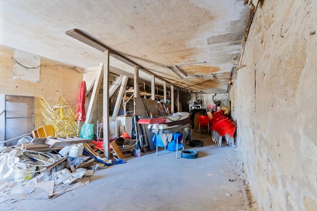 Garagem ou armazém do conjunto imobiliário