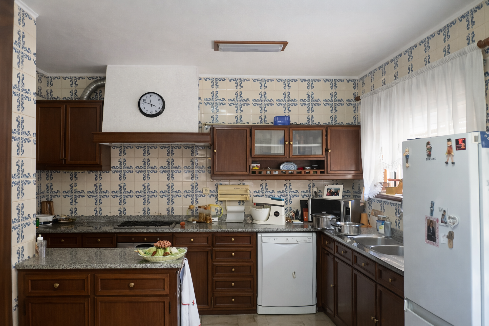 Cozinha da moradia T5 nas Caxinas