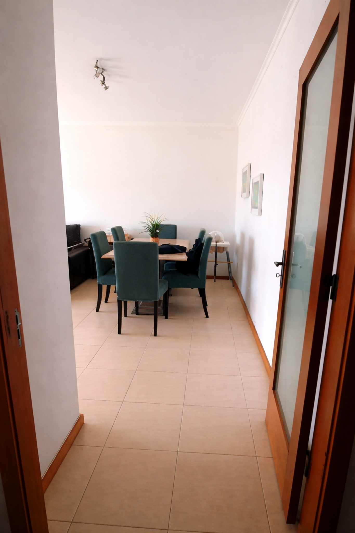 Casa de banho de serviço do apartamento T2 em Árvore